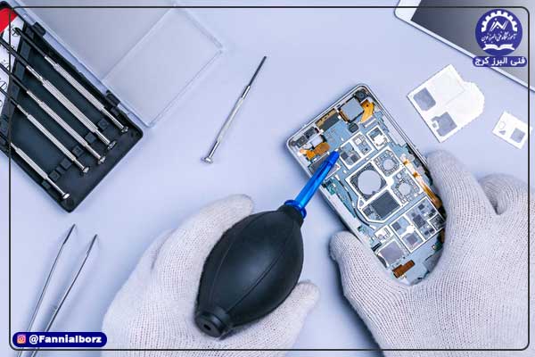 استفاده از ابزارهای پیشرفته تعمیر موبایل