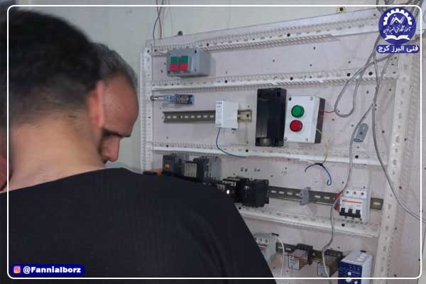 چگونه وارد بازار کار برق صنعتی شویم؟