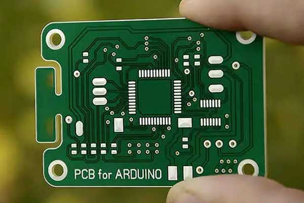 ساختار و اجزای اصلی یک برد PCB